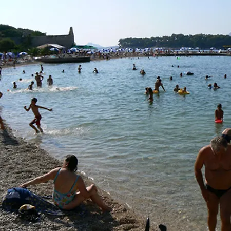 Anna בית הארחה 2*